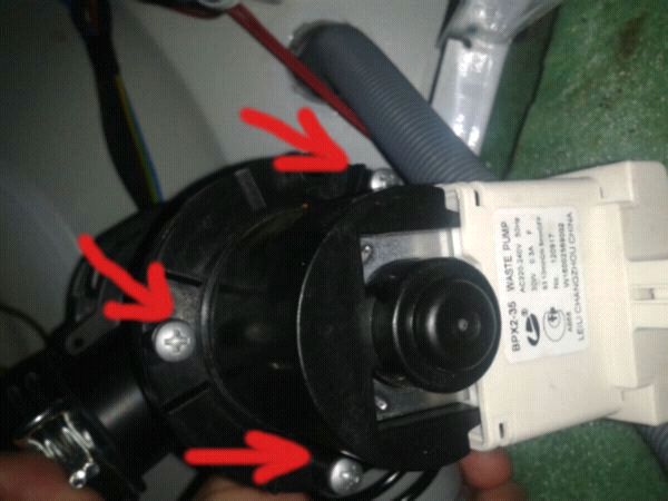 Отсоедините трубки и клеммы CMA