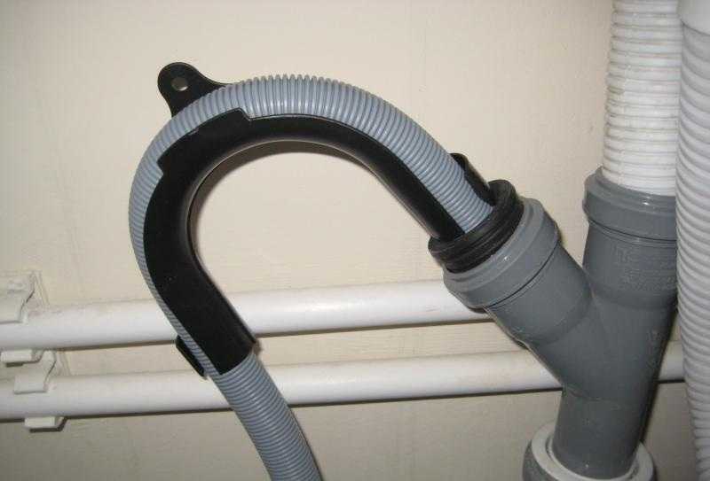 Подключение посудомоечной машины к водопроводу и канализации: способы, обзор ошибок, подробная инструкция с фото и видео, как правильно сделать Подключение посудомоечной машины к водопроводу и канализации: способы, обзор ошибок, подробная инструкция с фото и видео, как правильно сделать