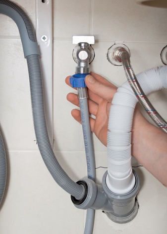Правила подключения стиральной машины к водопроводу и канализации. Подробная инструкция по подключению стиральной машины