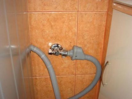 Видимые коммуникации для посудомоечной машины Bosch