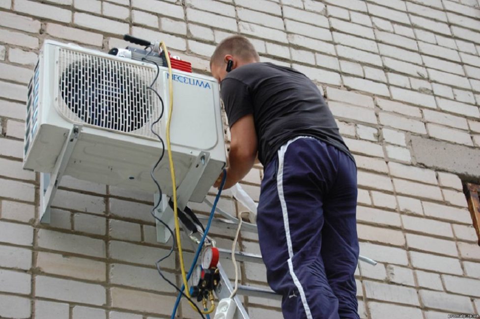 Установка наружного блока кондиционера