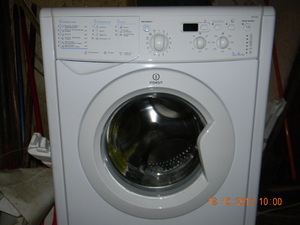 куда класть порошок в стиральную машину Indesit