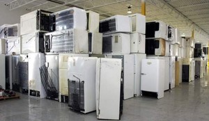Сколько старых холодильников утилизируют