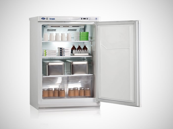 Аптечный холодильник с замком