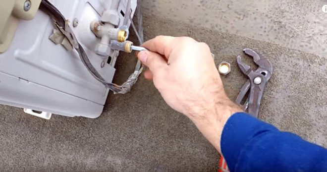 Закройте кран для жидкости