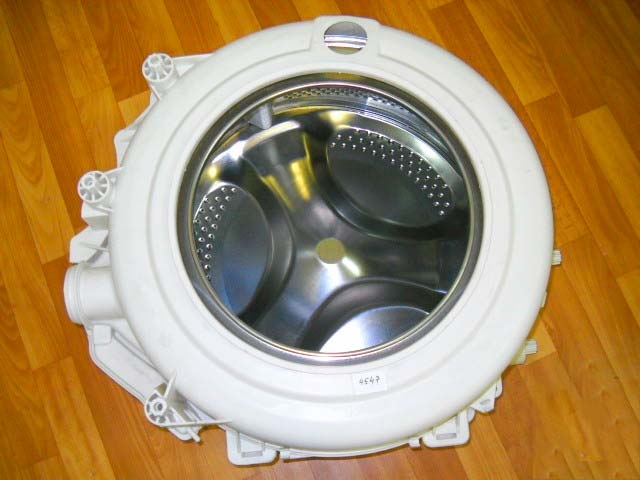 Корзина для стиральной машины Indesit