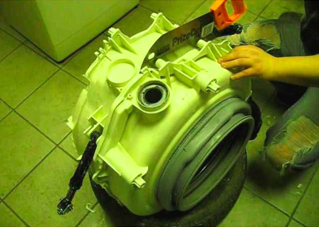 Снятие барабана стиральной машины