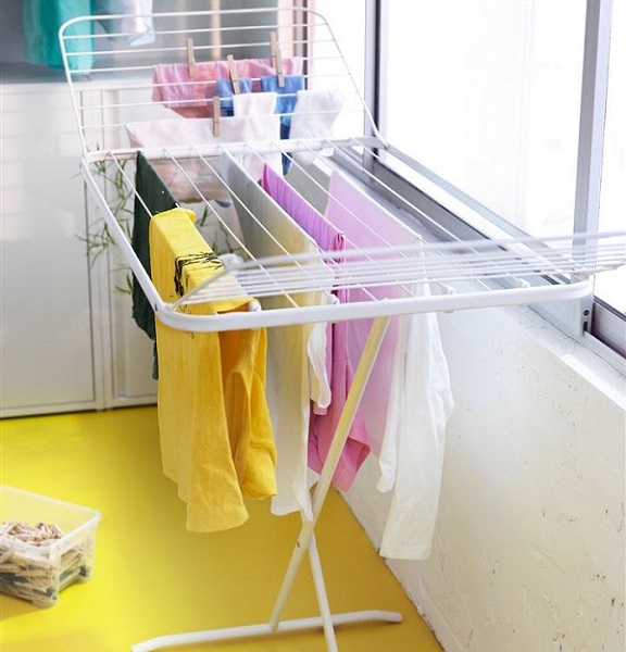 напольная сушилка для белья на балконе