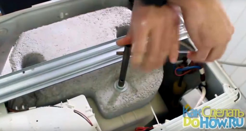 Разборка шкива и мотора стиральной машины Indesit