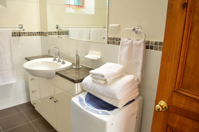 Идеи размещения стиральной машины в ванной с фото Идеи размещения стиральной машины в ванной с фото