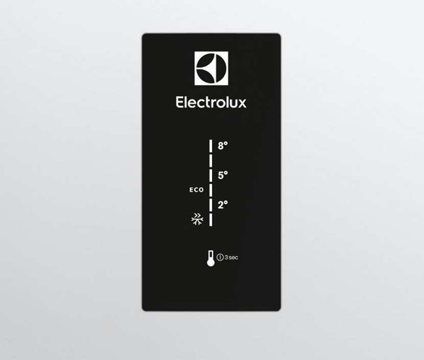 Электронный термометр на панели управления