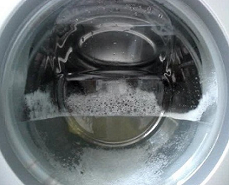 Наполнить водой