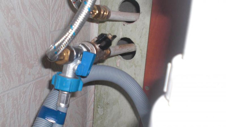 куда подключаете тройник с резьбой 3/4 для подачи воды в посудомоечную машину