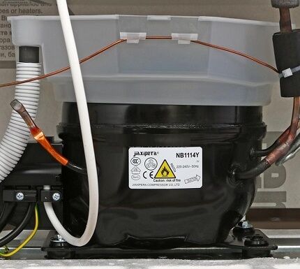 Коллекторный мотор-компрессор холодильника Sharp