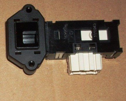 Устройство дверного замка