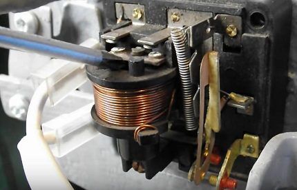 Тепловая защита компрессора с помощью термисторов PTC