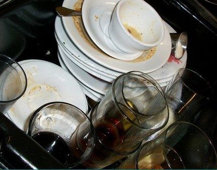 Предварительно замачивайте грязную посуду