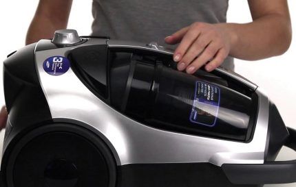 Циклонный пылесос с верхним фильтром