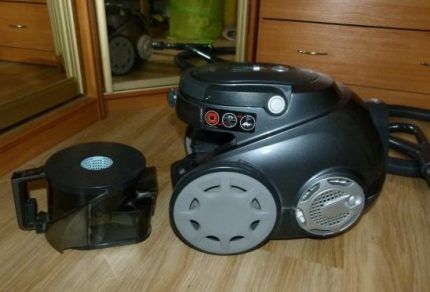 Тонированный пластиковый бак