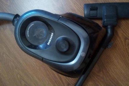 Компактный пылесос