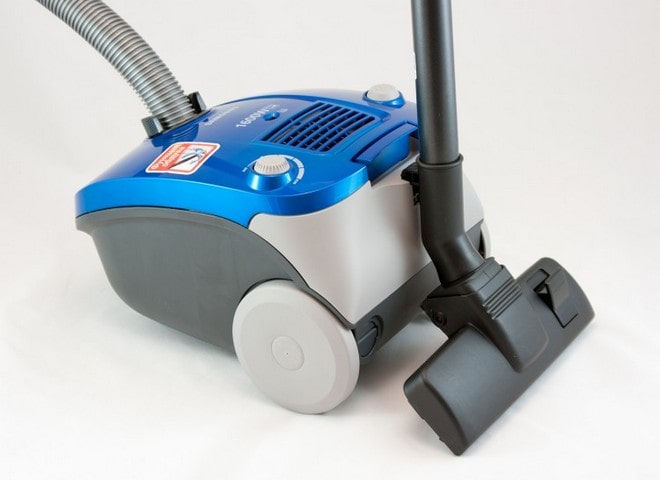 Пылесос мощностью 1600 Вт