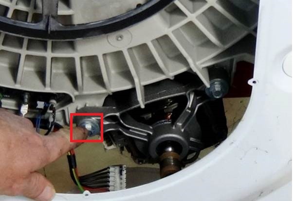 разобрать мотор, чтобы не мешал