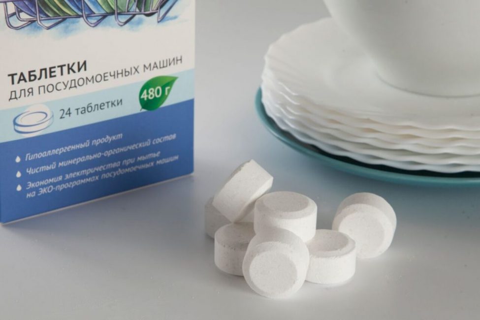 Большинство таблеток для мытья посуды в автоматах идентичны по составу