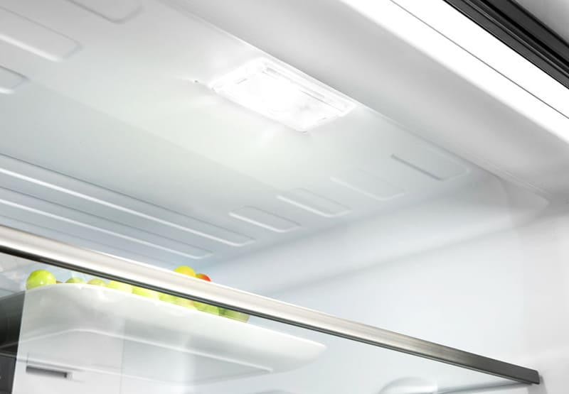 Свет в холодильнике - ночной маяк для тех, кто перекусывает Свет в холодильнике - ночной маяк для тех, кто перекусывает