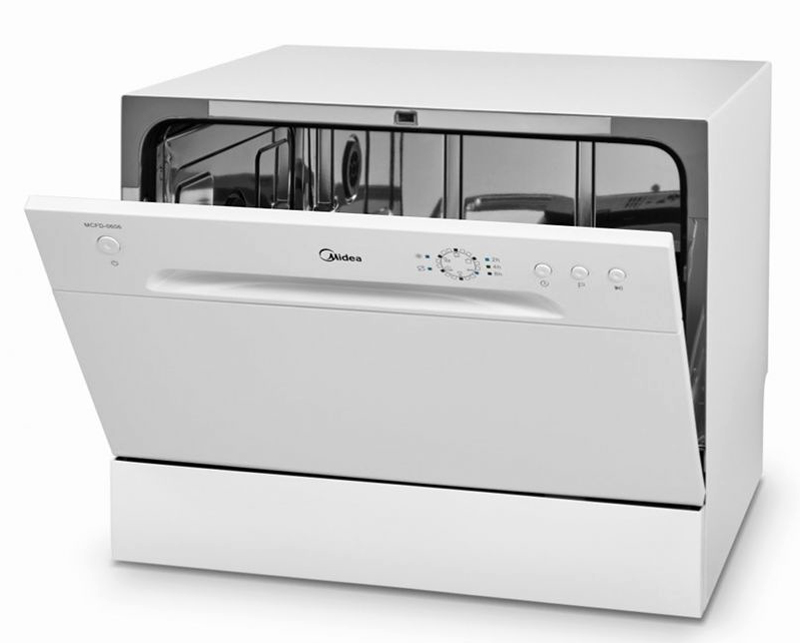 У большинства машин нет стеклянного окошка на двери, такой роскошью оснащены лишь редкие модели