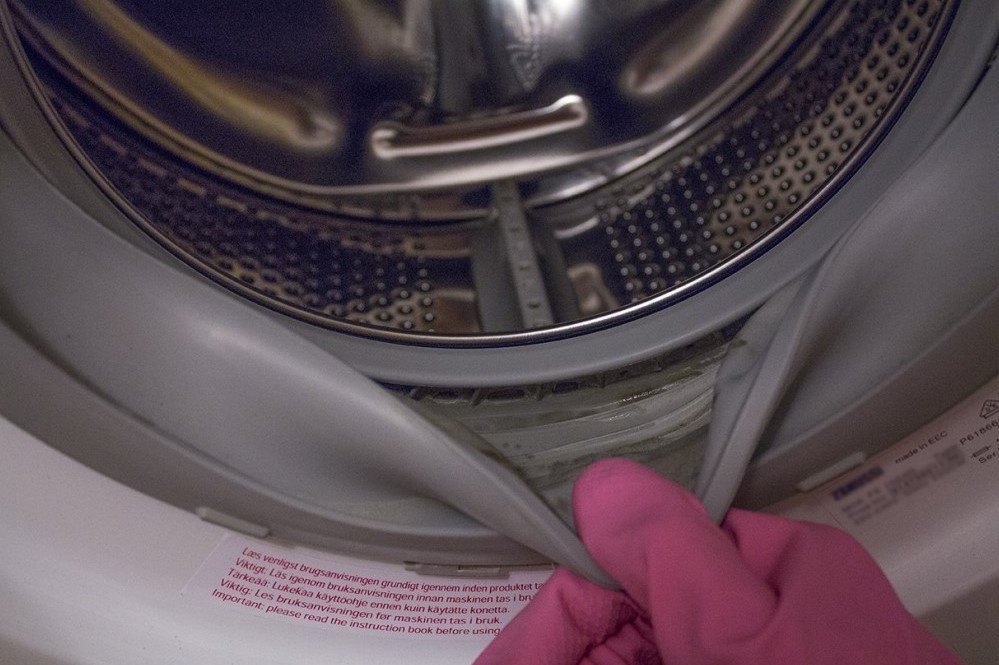 Чистка жевательной резинки