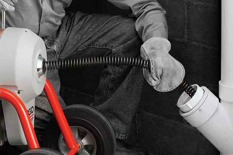 Почему посудомоечная машина не сливает воду до конца: причины