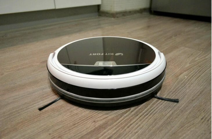 Милый робот-пылесос Kitfort