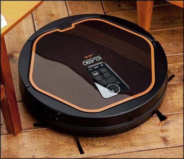 Робот Icebo под мебелью