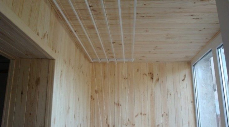 (+75 фото) Сушилки на балконе: разнообразие