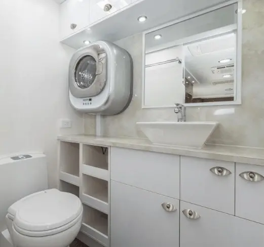 СМА подвесная в ванной