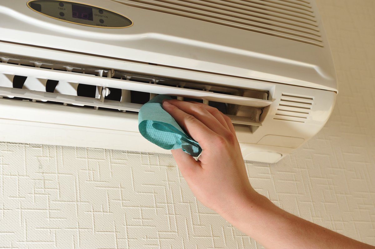 есть возможность включить кондиционер на обогрев зимой